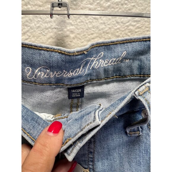 Universal Thread Fair Trade Certified Light Wash Distressed High-Waisted Button - Picture 3 of 8